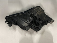 Laden Sie das Bild in den Galerie-Viewer, Frontscheinwerfer Skoda Superb III 3V1941015C Full LED Links Headlight