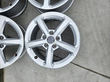 Laden Sie das Bild in den Galerie-Viewer, 4x Alufelge 16 Zoll 6.0" 5x112 43ET Glanz Silber 81A071496 Audi Q2 Rim Wheel FEL7152977141nl