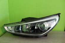 Laden Sie das Bild in den Galerie-Viewer, Frontscheinwerfer Hyundai III 92101-G4020 Halogen Links Scheinwerfer Headlight