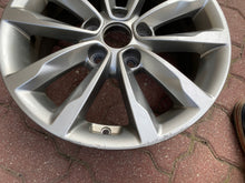 Load image into Gallery viewer, 1x Alufelge 17 Zoll 7.5" 5x114.3 40ET 52910-3Z610 Hyundai I I40 Rim Wheel FEL6542482311lz