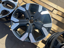 Laden Sie das Bild in den Galerie-Viewer, 1x Alufelge 17 Zoll 6.5" 5x114.3 403000562R Dacia Duster Rim Wheel FEL4714761146ub