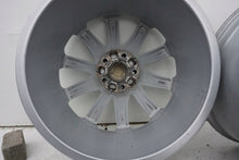 Laden Sie das Bild in den Galerie-Viewer, 4x Alufelge 18 Zoll 8.0" 5x112 47ET Glanz Silber 8K0601025BT Audi Rim Wheel FEL6720807430us
