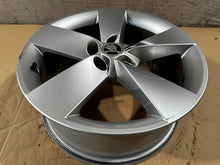 Laden Sie das Bild in den Galerie-Viewer, 1x Alufelge 17 Zoll 7.0&quot; 5x112 45ET 57A601025H Skoda Karoq Rim Wheel