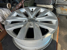 Laden Sie das Bild in den Galerie-Viewer, 1x Alufelge 17 Zoll 7.0" 5x112 38ET Glanz Silber 3G0601025 VW Rim Wheel FEL9087261723kb