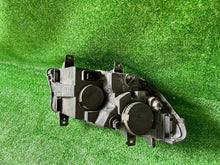Laden Sie das Bild in den Galerie-Viewer, Frontscheinwerfer Mercedes-Benz Sprinter A9109060000 Links Headlight
