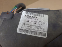 Load image into Gallery viewer, Frontscheinwerfer Volvo V50 31265704 Links Scheinwerfer Headlight SCH1661898365uf