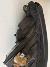 Laden Sie das Bild in den Galerie-Viewer, Frontscheinwerfer VW Golf VIII 90150891 5H1941006C Rechts Scheinwerfer Headlight SCH5659103257rv