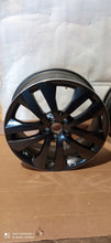 Laden Sie das Bild in den Galerie-Viewer, 1x Alufelge 17 Zoll 7.0&quot; 5x100 41ET Glanz Schwarz 5J0601025P Skoda Fabia Ii