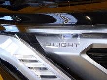 Laden Sie das Bild in den Galerie-Viewer, Frontscheinwerfer VW Transporter Rechts Scheinwerfer Headlight