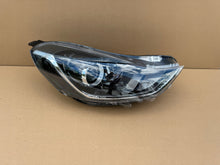 Load image into Gallery viewer, Frontscheinwerfer Hyundai I10 III 92102-K7100 Rechts Scheinwerfer Headlight