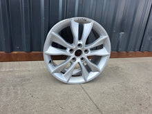 Laden Sie das Bild in den Galerie-Viewer, 1x Alufelge 17 Zoll 7.5" 5x112 56ET Silber 8P0601025CC Audi A4 A3 I Rim Wheel FEL9833996737rr