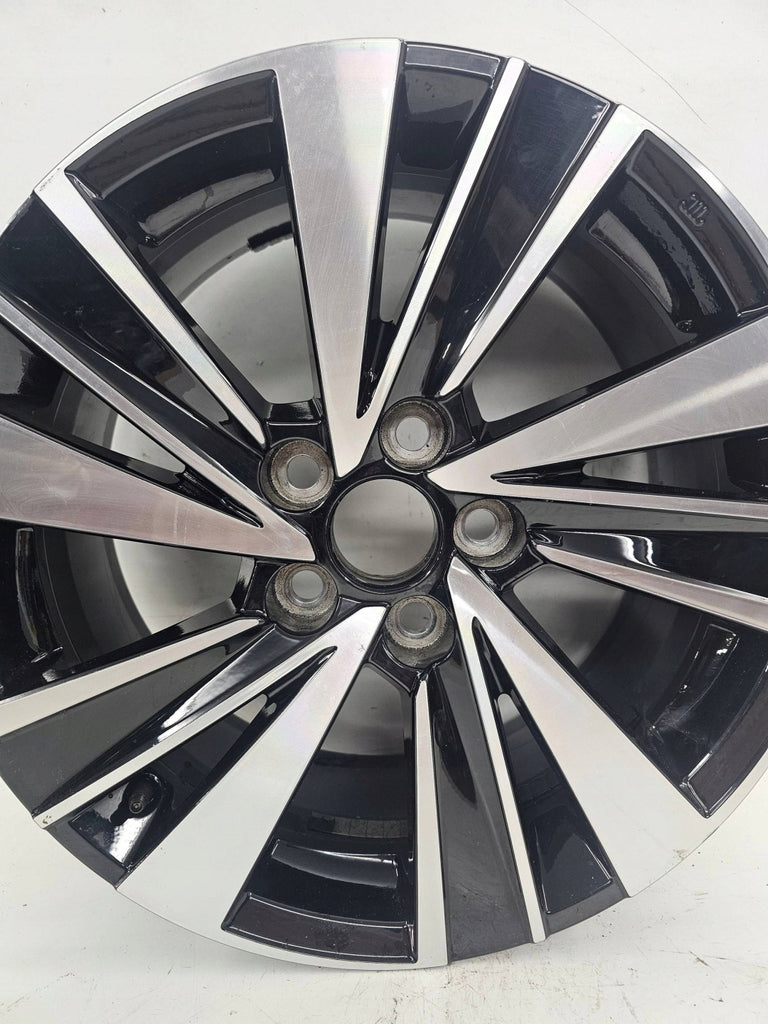 1x Alufelge 17 Zoll 5x114.3 Toyota Corolla Rim Wheel FEL9562908128jt