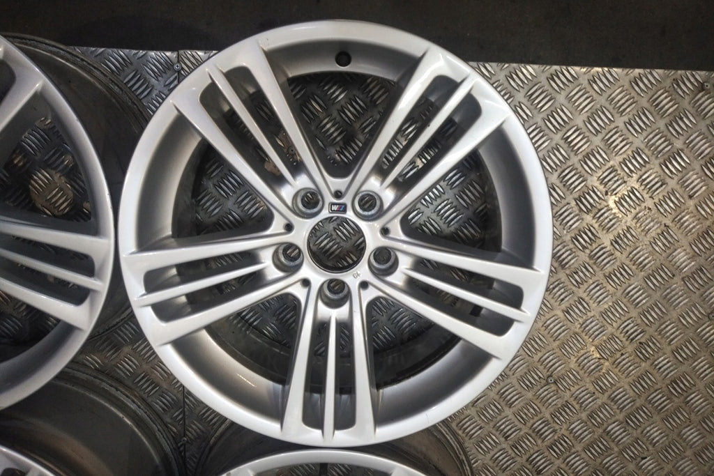 4x Alufelge 18 Zoll 8.0" 5x120 43ET Glanz Silber 7844249 BMW F26 X3 F25 FEL7225629449ao