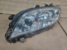 Laden Sie das Bild in den Galerie-Viewer, Frontscheinwerfer Toyota Rav 4 III Ein Stück (Rechts oder Links) Headlight SCH7899872091bb