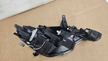 Laden Sie das Bild in den Galerie-Viewer, Frontscheinwerfer Peugeot 108 90026268 LED Links Scheinwerfer Headlight SCH1585474609kx