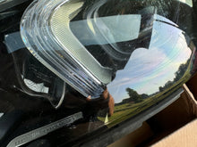 Laden Sie das Bild in den Galerie-Viewer, Frontscheinwerfer Mercedes-Benz Gle A1679065704 LED Rechts oder Links