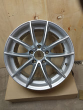 Load image into Gallery viewer, 1x Alufelge 17 Zoll 7.5" 5x120 32ET Glanz Silber 6787575 BMW X3 F25 Rim Wheel FEL6946186664ir
