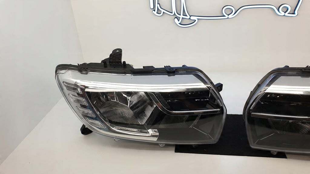 Frontscheinwerfer Dacia Logan 90114431 901144430 LED Rechts oder Links