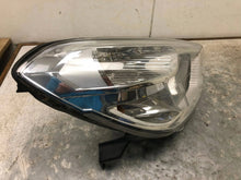 Laden Sie das Bild in den Galerie-Viewer, Frontscheinwerfer Dacia Dokker 260102414R Rechts Scheinwerfer Headlight