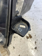 Laden Sie das Bild in den Galerie-Viewer, Frontscheinwerfer Opel Insignia A 22831929 Rechts Scheinwerfer Headlight SCH8382407134ty