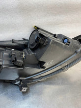 Laden Sie das Bild in den Galerie-Viewer, Frontscheinwerfer Peugeot 2008 I 9815405780 Links Scheinwerfer Headlight SCH5486374098zt