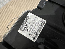 Load image into Gallery viewer, Frontscheinwerfer Volvo S40 V50 31299588 Xenon Rechts Scheinwerfer Headlight SCH1957599546vm