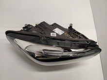 Laden Sie das Bild in den Galerie-Viewer, Frontscheinwerfer Mercedes-Benz W247 A2479060904 Full LED Rechts oder Links SCH3328528312cy