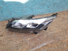 Laden Sie das Bild in den Galerie-Viewer, Frontscheinwerfer Mitsubishi Eclipse Cross 8301D185 LED Links Headlight