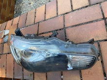 Laden Sie das Bild in den Galerie-Viewer, Frontscheinwerfer Mitsubishi Lancer I 170415 Rechts Scheinwerfer Headlight SCH5880058287qu