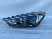 Laden Sie das Bild in den Galerie-Viewer, Frontscheinwerfer Hyundai Tucson 92101-D7500 Ein Stück (Rechts oder Links)