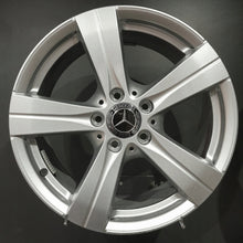 Laden Sie das Bild in den Galerie-Viewer, 4x Alufelge 17 Zoll 7.0" 5x112 44 5ET Silber A2064014500 Mercedes-Benz W206 FEL3857976642fh