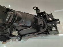 Laden Sie das Bild in den Galerie-Viewer, Frontscheinwerfer Mazda 3 B45A51040 Links Scheinwerfer Headlight