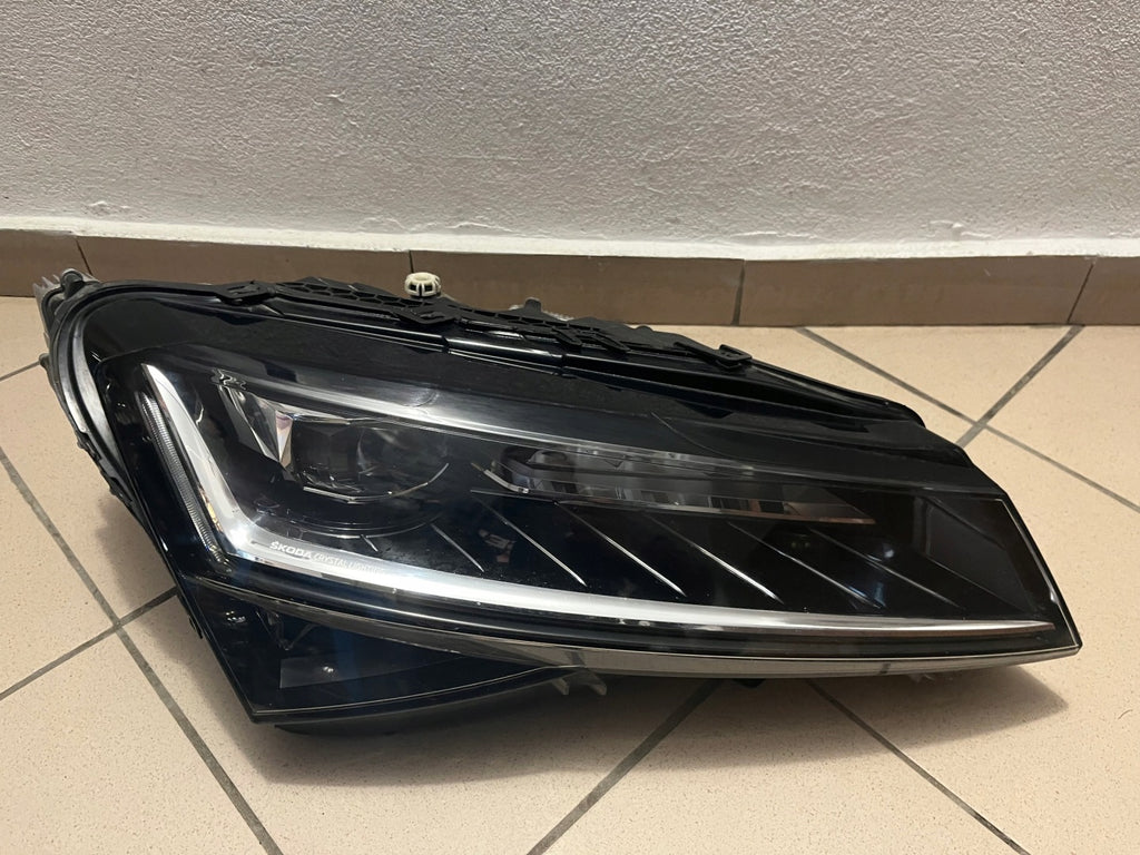Frontscheinwerfer Skoda Superb III 3V1941016D Rechts Scheinwerfer Headlight SCH8764000556xs