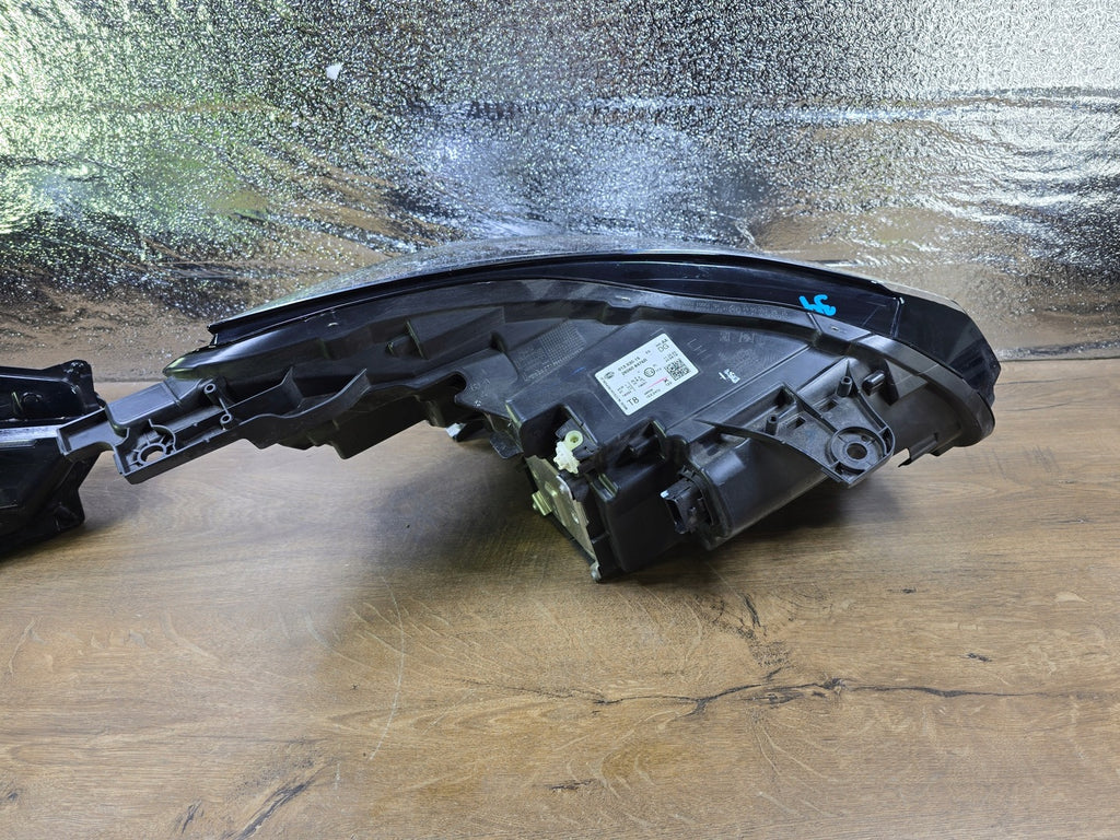 Frontscheinwerfer Renault Captur II 260608476 Ein Stück (Rechts oder Links) SCH7200104926kg