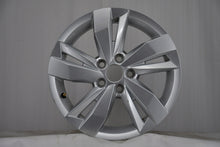 Load image into Gallery viewer, 1x Alufelge 15 Zoll 5.5" 5x100 40ET Silber 2G0601025N VW Polo Rim Wheel FEL6536220873qv