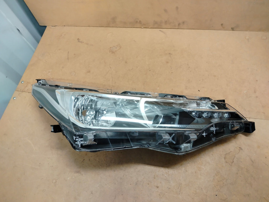 Frontscheinwerfer Toyota Corolla 81110-02L50-00 LED Rechts Headlight SCH2132783403yy