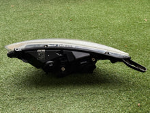 Load image into Gallery viewer, Frontscheinwerfer Ford B-Max AV11-13W029-AD Rechts Scheinwerfer Headlight SCH1392113835qi