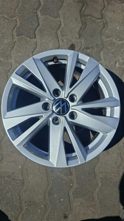 1x Alufelge 16 Zoll 6.5" 5x112 48ET Glanz Silber 5TA601025Q VW Touran Rim Wheel FEL4611978901hy