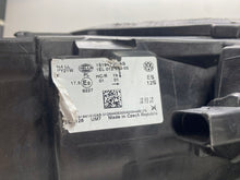 Laden Sie das Bild in den Galerie-Viewer, Frontscheinwerfer VW Up 1S1941015AB Ein Stück (Rechts oder Links) Headlight