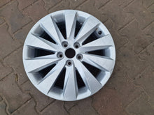 Load image into Gallery viewer, 1x Alufelge 16 Zoll 6.0&quot; 5x100 45ET Glanz Silber 6F9601025 Seat Arona Rim Wheel