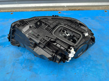 Laden Sie das Bild in den Galerie-Viewer, Frontscheinwerfer Mercedes-Benz A1779064306 Links Scheinwerfer Headlight SCH8098630705xv