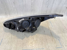 Laden Sie das Bild in den Galerie-Viewer, Frontscheinwerfer Ford Focus III F1EB13W029-AE Rechts Scheinwerfer Headlight SCH3117241608dr