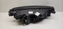 Laden Sie das Bild in den Galerie-Viewer, Frontscheinwerfer Skoda Octavia IV 5E4941009 LED Links Scheinwerfer Headlight SCH4088077730if