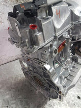Laden Sie das Bild in den Galerie-Viewer, Motor Dacia Renault B4DH4D4 1.0 Benzin Engine Unkomplett
