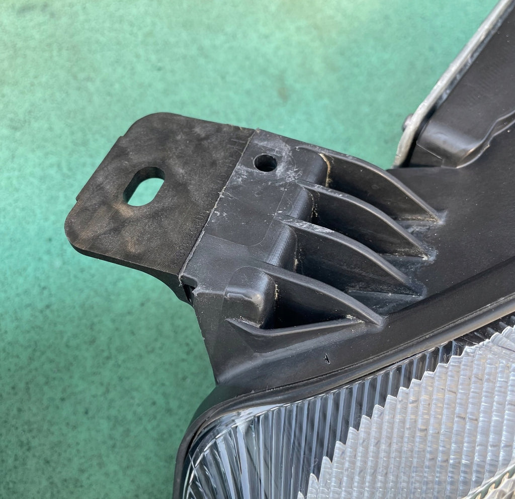 Frontscheinwerfer Ford Focus JX7B-13E014-AD JX7B-13E015-AD Ein Satz Headlight SCH2180190763ez