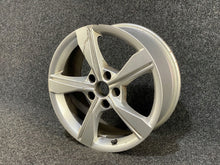Laden Sie das Bild in den Galerie-Viewer, 1x Alufelge 17 Zoll 7.5&quot; 5x112 38ET Glanz Silber 8W0601025 Audi A4 B9 Rim Wheel