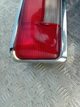 Laden Sie das Bild in den Galerie-Viewer, Frontscheinwerfer Mercedes-Benz W115 Ein Stück (Rechts oder Links) Headlight