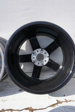 Laden Sie das Bild in den Galerie-Viewer, 1x Alufelge 18 Zoll 7.5" 5x112 49ET Glanz Schwarz A1774013200 Mercedes-Benz FEL4449876186fj