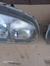 Laden Sie das Bild in den Galerie-Viewer, Frontscheinwerfer Mitsubishi Delica Space Gear Ein Satz Scheinwerfer Headlight