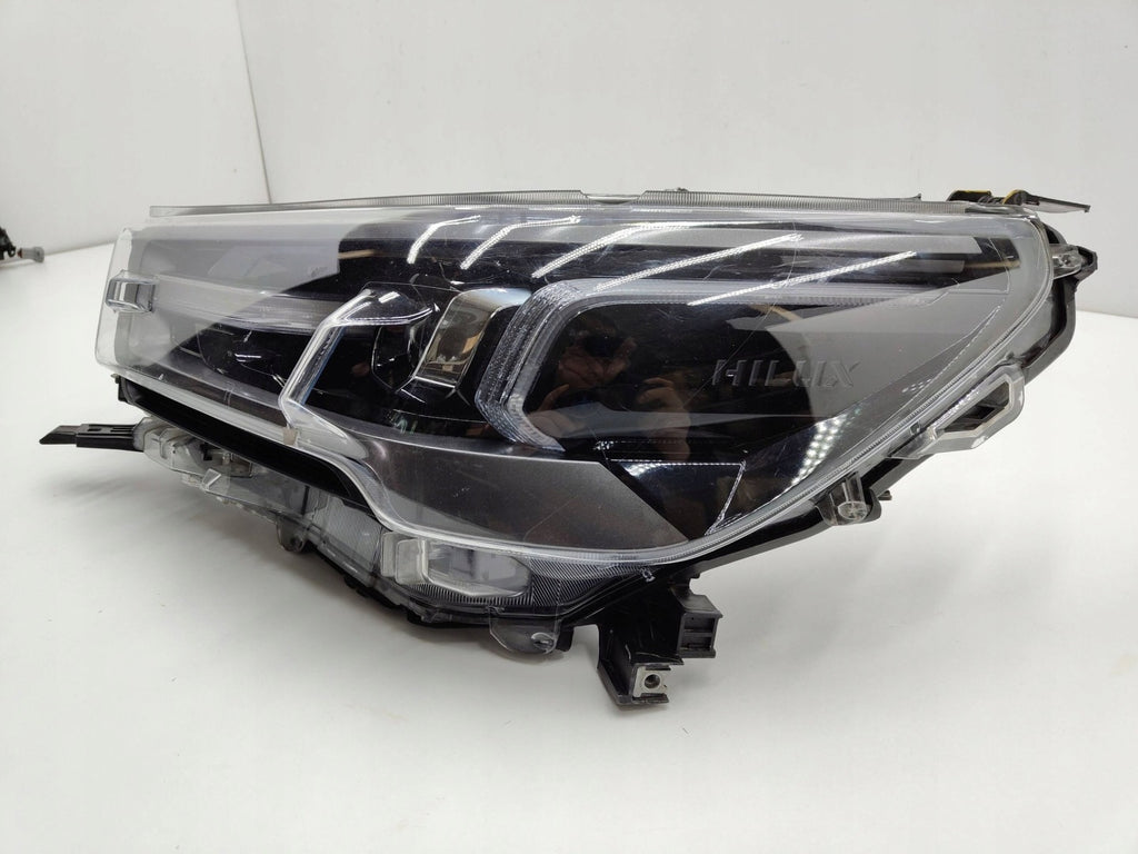 Frontscheinwerfer Toyota Hilux VIII Links Scheinwerfer Headlight SCH2048015696ar